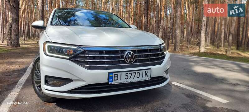 Седан Volkswagen Jetta 2018 в 