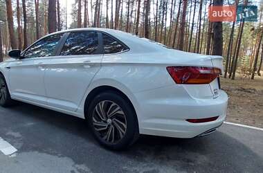 Седан Volkswagen Jetta 2018 в 