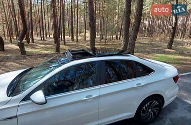 Седан Volkswagen Jetta 2018 в 