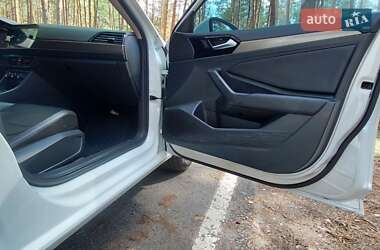 Седан Volkswagen Jetta 2018 в 