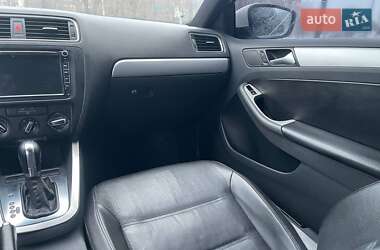 Седан Volkswagen Jetta 2012 в 