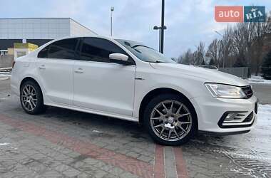 Седан Volkswagen Jetta 2012 в 