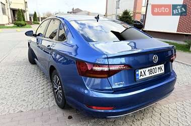 Седан Volkswagen Jetta 2018 в 
