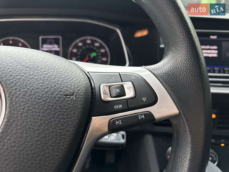 Седан Volkswagen Jetta 2019 в Києві