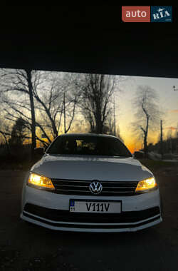Седан Volkswagen Jetta 2016 в 