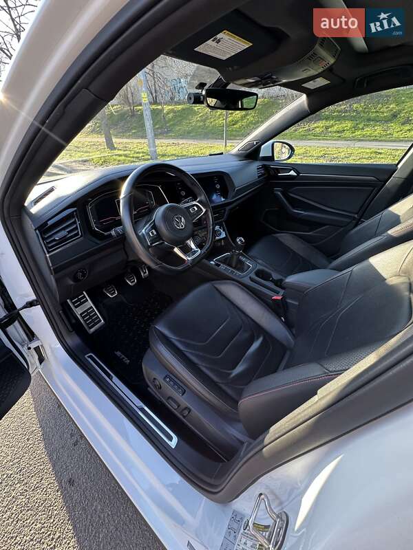 Седан Volkswagen Jetta 2019 в Києві