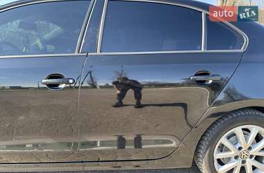 Седан Volkswagen Jetta 2011 в 