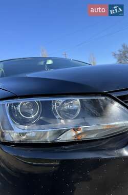 Седан Volkswagen Jetta 2011 в 