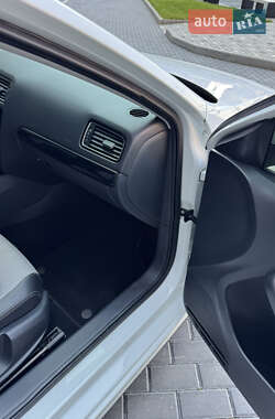 Седан Volkswagen Jetta 2015 в 