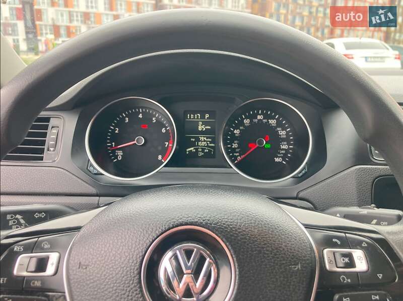 Седан Volkswagen Jetta 2016 в Киеве