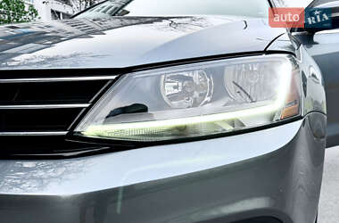 Седан Volkswagen Jetta 2016 в 