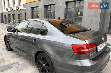 Седан Volkswagen Jetta 2014 в 
