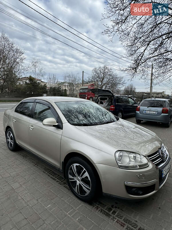 Седан Volkswagen Jetta 2006 в 