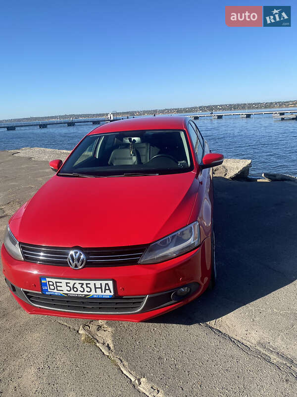 Седан Volkswagen Jetta 2014 в 