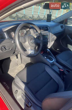 Седан Volkswagen Jetta 2014 в 