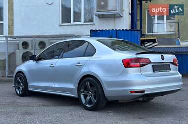 Седан Volkswagen Jetta 2015 в 