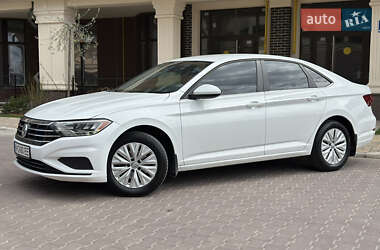 Седан Volkswagen Jetta 2019 в 