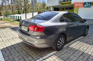 Седан Volkswagen Jetta 2014 в 