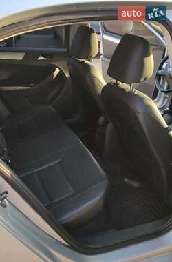 Седан Volkswagen Jetta 2013 в 