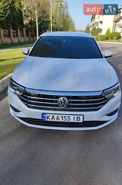Седан Volkswagen Jetta 2018 в 