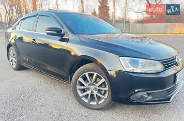 Седан Volkswagen Jetta 2013 в 