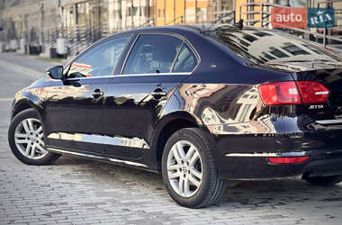 Седан Volkswagen Jetta 2013 в 
