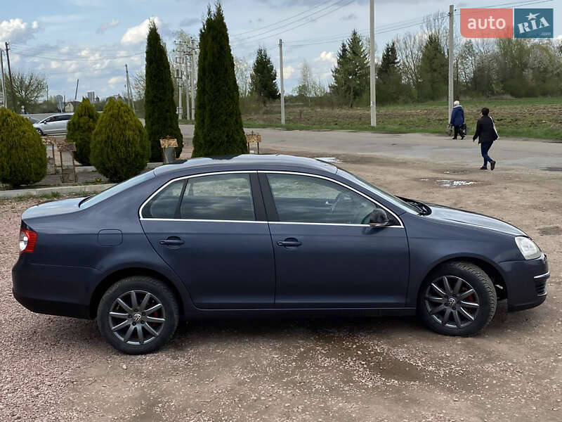 Седан Volkswagen Jetta 2007 в Самборе
