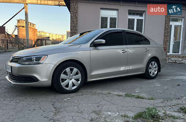 Седан Volkswagen Jetta 2014 в 