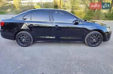 Седан Volkswagen Jetta 2011 в 