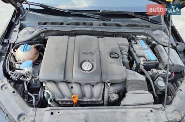 Седан Volkswagen Jetta 2011 в 