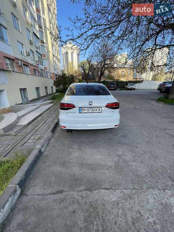 Седан Volkswagen Jetta 2015 в Одессе