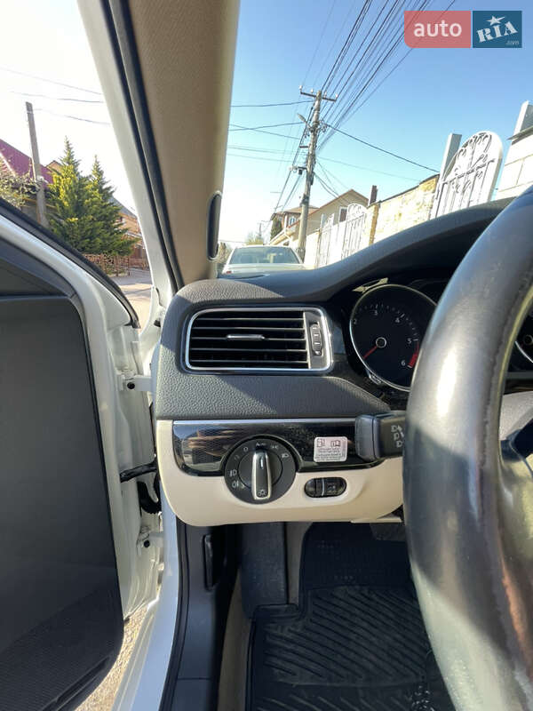 Седан Volkswagen Jetta 2015 в Одессе