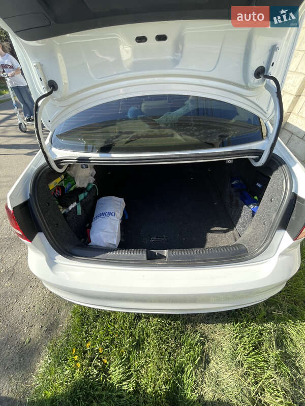 Седан Volkswagen Jetta 2015 в Одессе