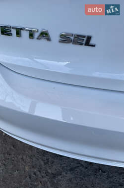 Седан Volkswagen Jetta 2015 в 