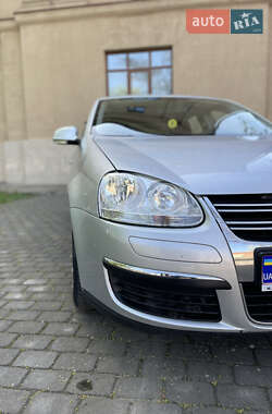 Седан Volkswagen Jetta 2006 в 