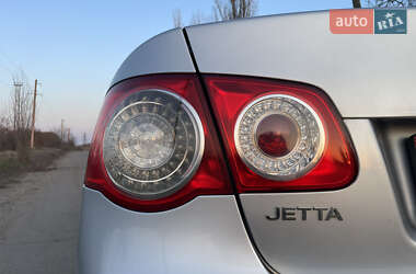 Седан Volkswagen Jetta 2006 в 