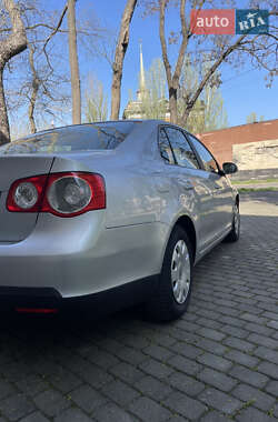 Седан Volkswagen Jetta 2006 в 