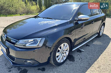Седан Volkswagen Jetta 2013 в Львові