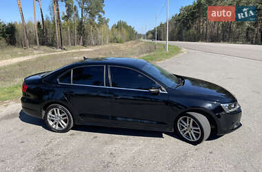 Седан Volkswagen Jetta 2012 в 