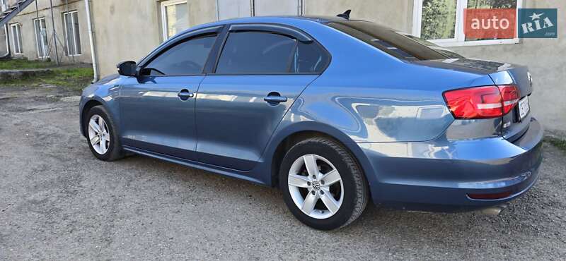 Седан Volkswagen Jetta 2014 в Черновцах