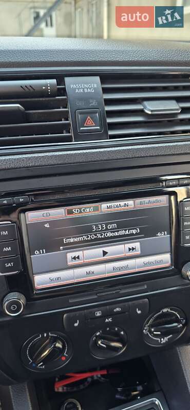 Седан Volkswagen Jetta 2014 в Черновцах