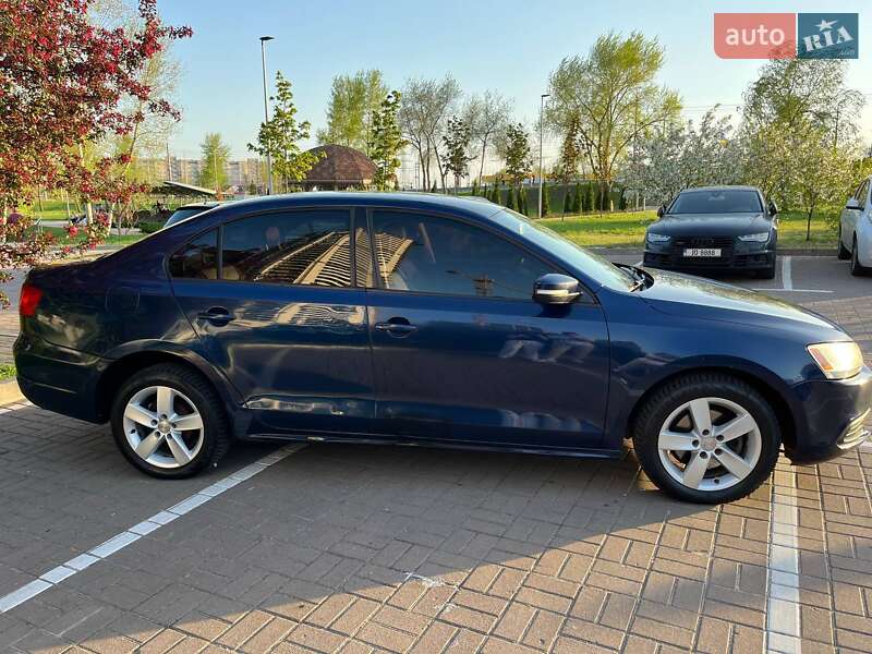 Седан Volkswagen Jetta 2010 в Киеве