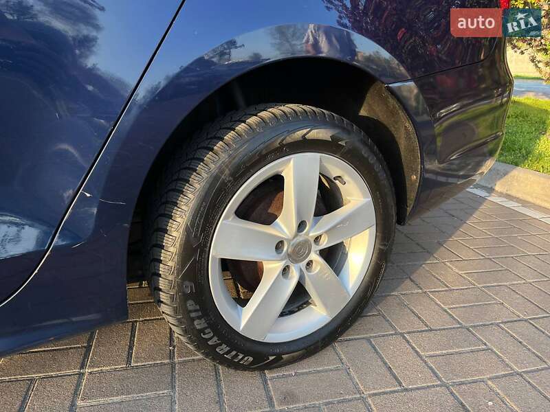 Седан Volkswagen Jetta 2010 в Киеве