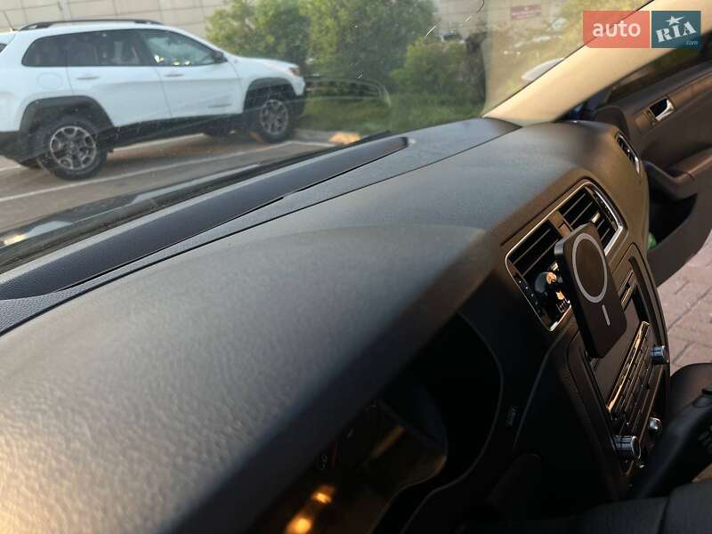 Седан Volkswagen Jetta 2010 в Киеве