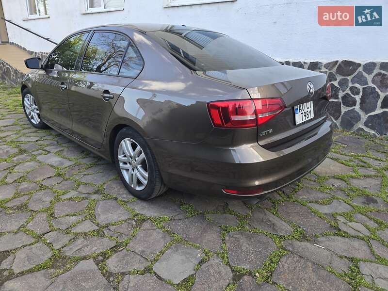 Седан Volkswagen Jetta 2014 в Ужгороді