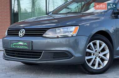 Седан Volkswagen Jetta 2012 в 