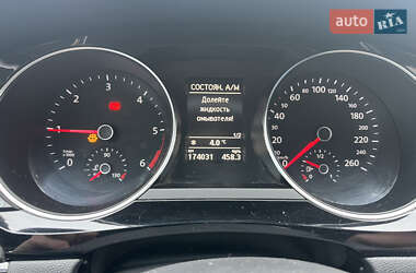 Седан Volkswagen Jetta 2016 в 