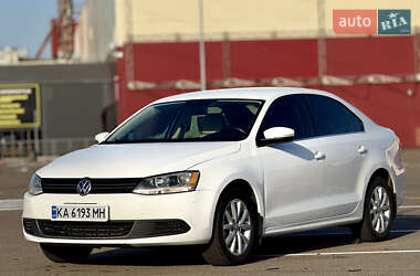 Седан Volkswagen Jetta 2014 в 