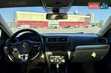 Седан Volkswagen Jetta 2014 в 
