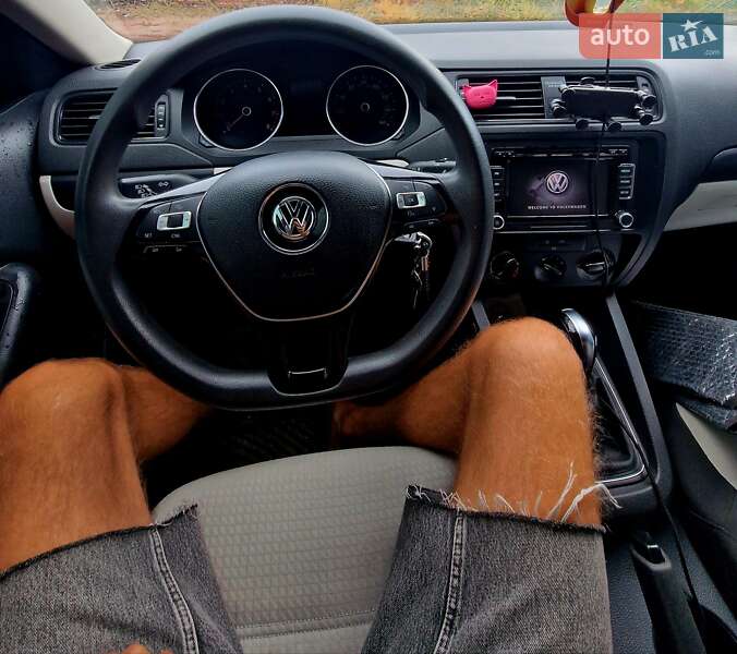 Седан Volkswagen Jetta 2015 в Житомирі